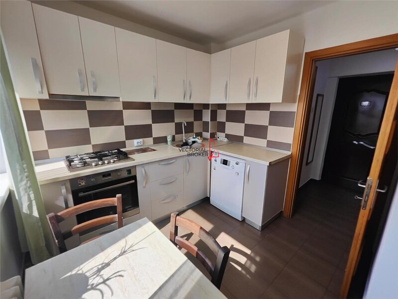 Titan Apartament 3 camere - 7 minute de metrou, mobilat